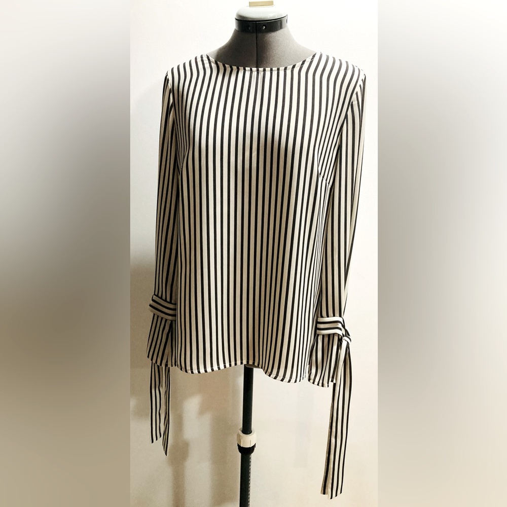 Banana Republic Blouse Women Black White Striped Long Tie Sleeves